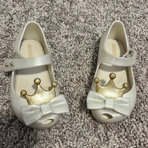 GUC Mini Melissa crown shoes size 8